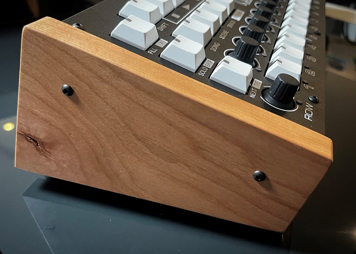 Cirklon - Wooden End Cheeks - Cherry